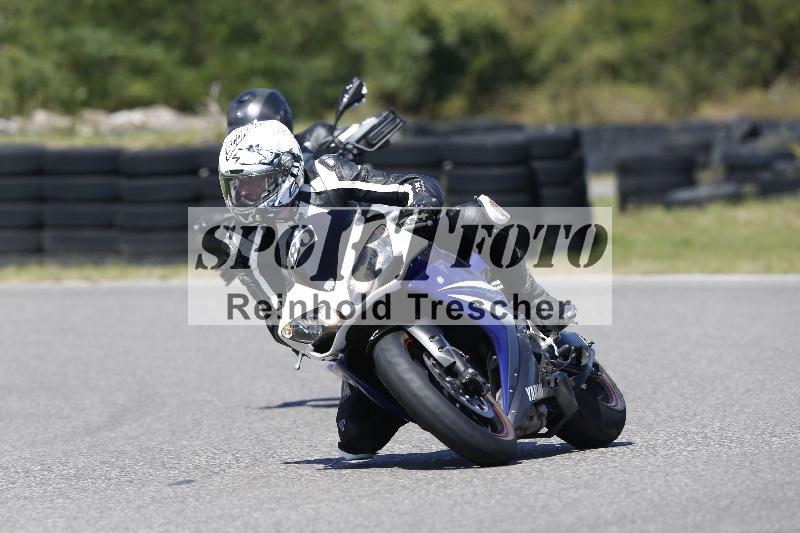 /Archiv-2025/48 25.08.2025 Cornu Master School ADR/blau-bleu/80